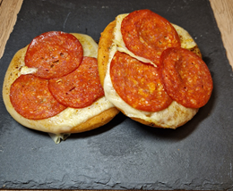 2 Pizzette Fritte Pepperoni.