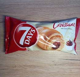 Rogalik 7 Days z nadzieniem kakaowym