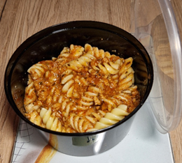 VEGE Italian Style Bowl - (na zimno) pomidory krojone, sos, włoskie smaki z makaronem.